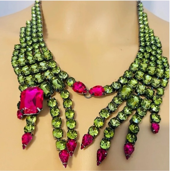 Betsy Johnson rare necklace - Picture 3 of 7